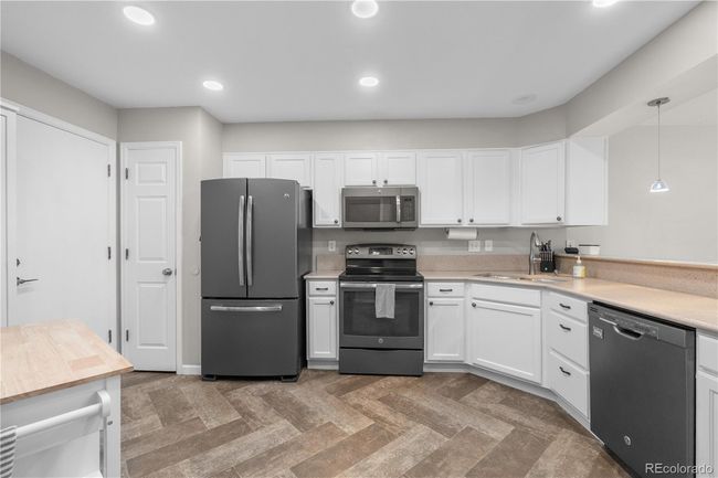 6375 S Jackson St, Townhouse with 3 bedrooms, 4 bathrooms and 2 parking in Centennial CO | Image 10