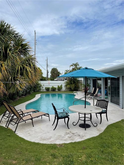 1241 Manor Dr, Riviera Beach, FL, 33404-2738 | Card Image