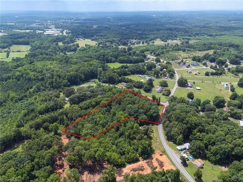 111 Pearson Cemetary Rd, Reidsville, NC, 27320-8635 | Card Image