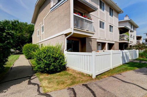 37-3015 51 St Sw, Calgary, AB, T3E6N5 | Card Image