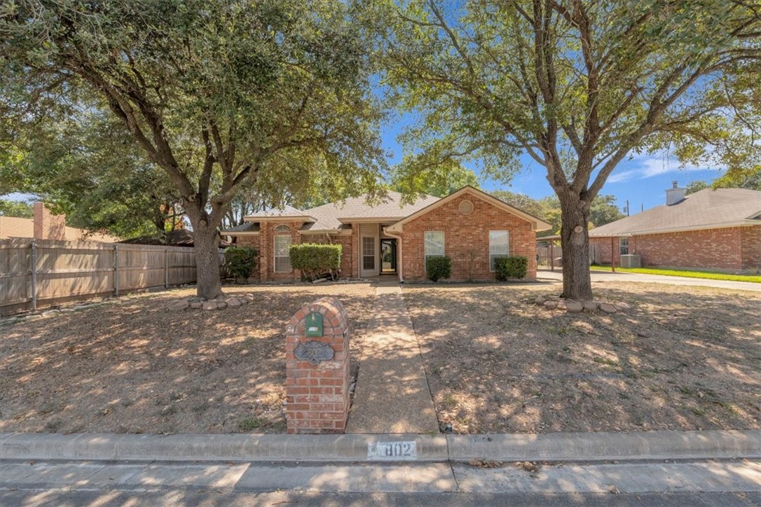 Crested Butte Dr, Hewitt, TX 76643
