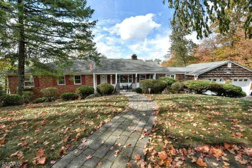 951 Berdan Ave, Wayne, NJ, 07470-2032 | Card Image