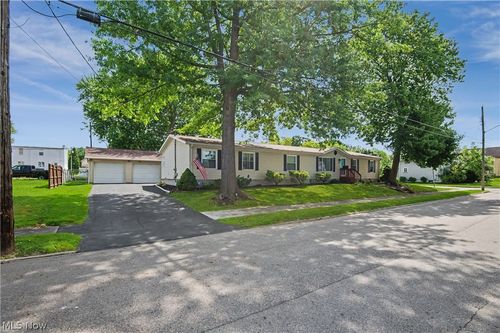 209 Cherry Ave, Niles, OH, 44446-2553 | Card Image