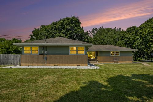 3715 Lancaster Dr, Kalamazoo, MI, 49006-5423 | Card Image