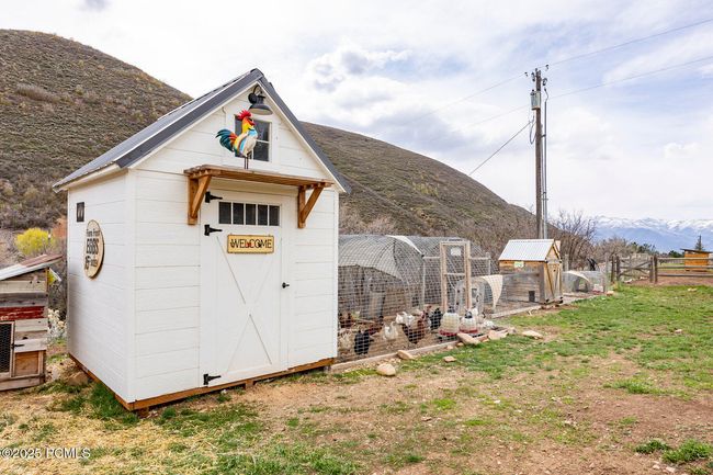 4611 S Cove Ln, Home with 3 bedrooms, 3 bathrooms and null parking in Daniel UT | Image 67