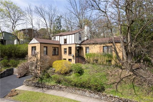 224 Crawford Ave, Syracuse, NY, 13224-1712 | Card Image