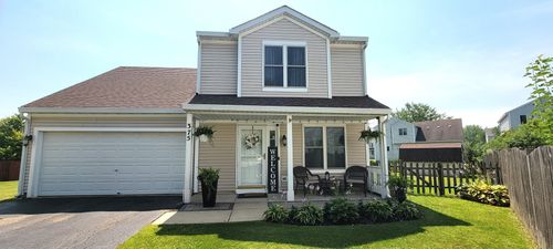 375 E Springwood Ct, Round Lake Beach, IL, 60073-4875 | Card Image