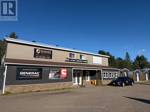 2551 Petawawa Blvd, Petawawa, ON, K8H2Z4 | Card Image