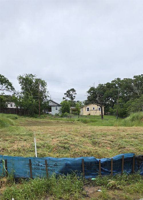 417 E Texas St, Denison, TX, 75021-6407 | Card Image