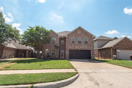 825 Jodie Dr, Weatherford, TX, 76087-4239 | Card Image