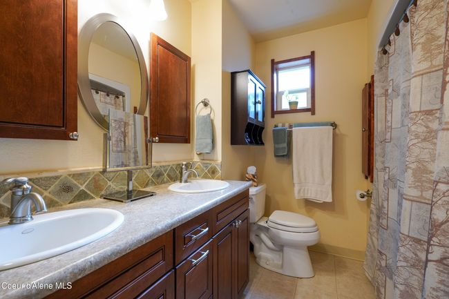 Main floor bathroom | Image 17