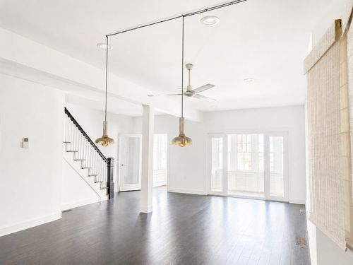 528 Undercliff Ave, Edgewater, NJ, 07020-1593 | Card Image