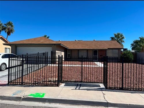 3070 Edmond St, Las Vegas, NV, 89146-7046 | Card Image