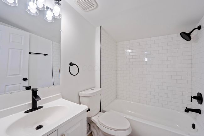 1118 E Chestnut St, House other with 2 bedrooms, 1 bathrooms and null parking in Lancaster OH | Image 14