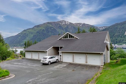 apt-a102-2551 Vista Dr, Juneau, AK, 99801-2079 | Card Image