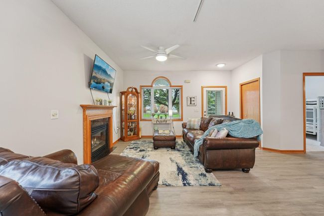 12-web-or-mls-Crystal Pl-1406-012.jpg | Image 5