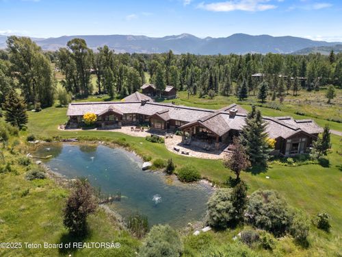 500 E Buckwheat Cir, Jackson, WY, 83001-9361 | Card Image