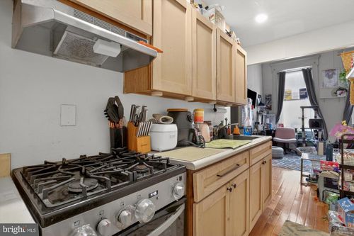 1f-916 Pine Street, PHILADELPHIA, PA, 19107 | Card Image