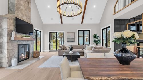 525 Maple Street, Lake Geneva, WI, 53147 | Card Image