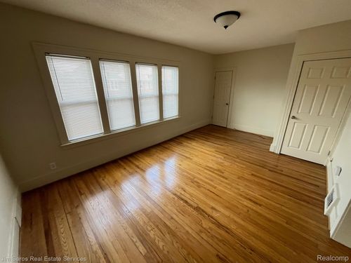 928 Nottingham Rd, Grosse Pointe Park, MI, 48230-1734 | Card Image