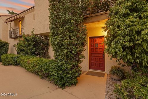 7301 E Thornwood Dr, Scottsdale, AZ, 85251-1318 | Card Image