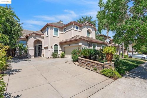 2665 Torrey Pines Dr, Brentwood, CA, 94513-7089 | Card Image