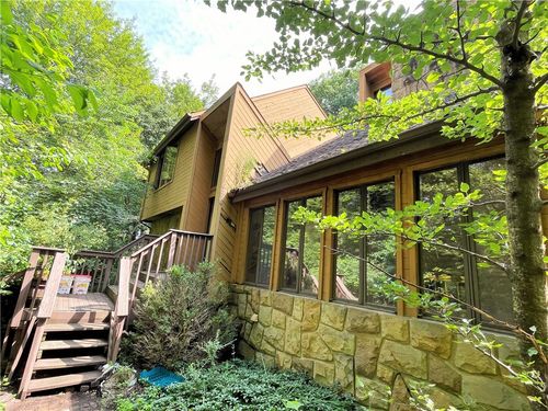 415 Canterbury Trl, Cranberry Twp, PA, 16066-4008 | Card Image
