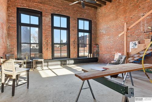 1013 Howard St, Omaha, NE, 68102-2833 | Card Image