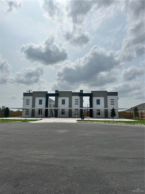 4-12501 N 39th Ln, Edinburg, TX, 78541-6556 | Card Image