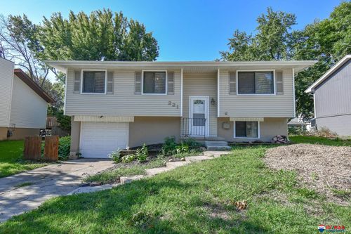 221 Mormon Trl, Lincoln, NE, 68521-3234 | Card Image