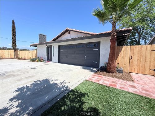 972 E Lynwood, San Bernardino, CA, 92404 | Card Image