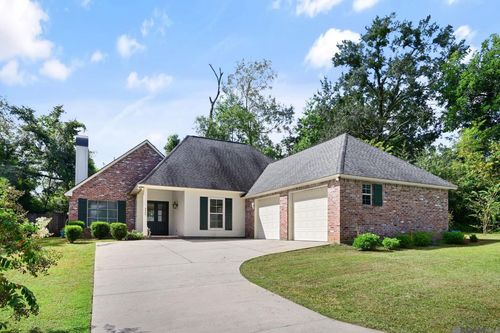 9900 Belle Dr, Saint Francisville, LA, 70775-4348 | Card Image