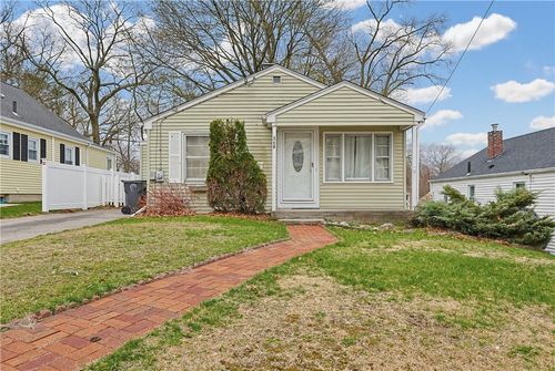 58 Davis Ave, Cranston, RI, 02910-5706 | Card Image