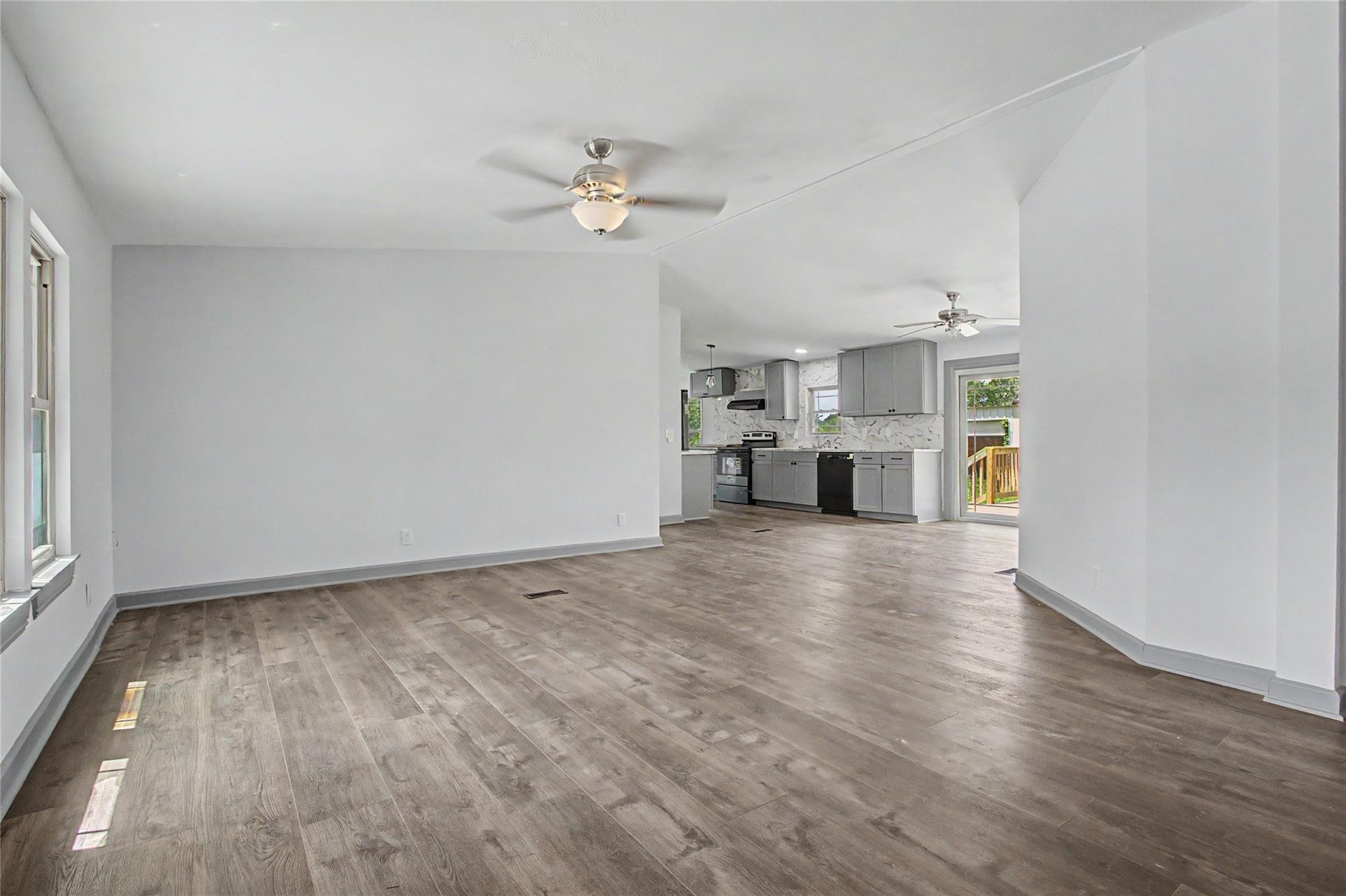 Residential Lease in Magnolia 4
