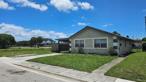 1501 W 17th Street, Riviera Beach, FL, 33404 | Card Image