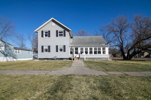 212 N Market St, Momence, IL, 60954-1021 | Card Image