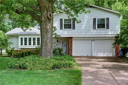 27008 Sweetbriar Drive, North Olmsted, OH, 44070 | Card Image