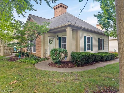 3061-3061 Macintosh Dr, Westlake, OH, 44145-4579 | Card Image
