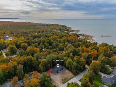 24 Carter Dr, House other with 2 bedrooms, 1 bathrooms and 13 parking in Port Elgin ON | Image 1