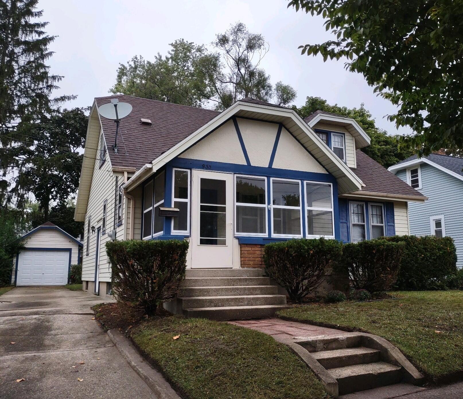 Beechwood St, Grand Rapids, MI 49505
