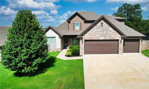 1218 Bradley St, Centerton, AR, 72719-8008 | Card Image