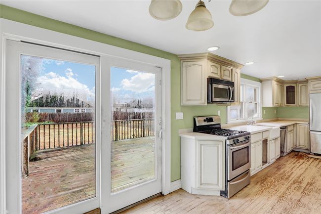 526 N Windsor Ave, House other with 4 bedrooms, 2 bathrooms and null parking in Brightwaters NY | Image 7