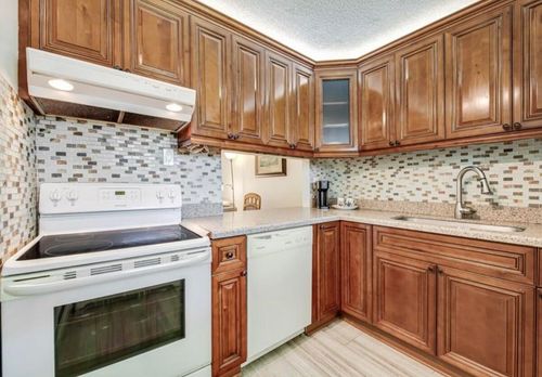 102-2855 Garden Dr S, Lake Worth Beach, FL, 33461-6283 | Card Image