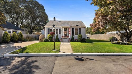 38 Parade Rd, Warwick, RI, 02886-9626 | Card Image
