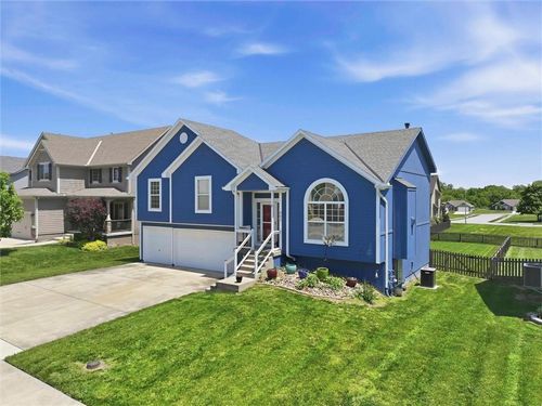 503 River Birch Rd, Raymore, MO, 64083-8622 | Card Image