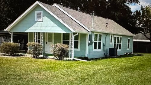 7143 Terrell St, Groves, TX, 77619-6305 | Card Image