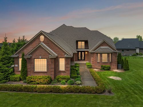 66701 Notre Dame Blvd, Washington Twp, MI, 48095-1852 | Card Image