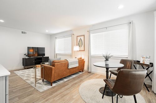 apt-107-601 N Ewing Ave, Dallas, TX, 75203-1833 | Card Image