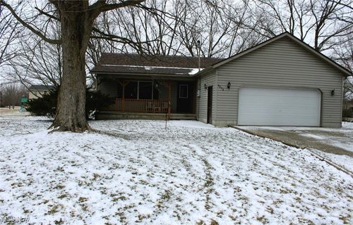 3075 Cinnamon Dr W, West Salem, OH, 44287-9126 | Card Image