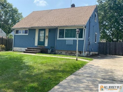 77 Plymouth Dr, Iselin, NJ, 08830-1345 | Card Image